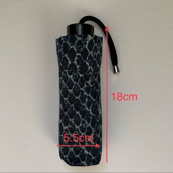 NWOT COACH foldable umbrella with case - Picture 12 of 12